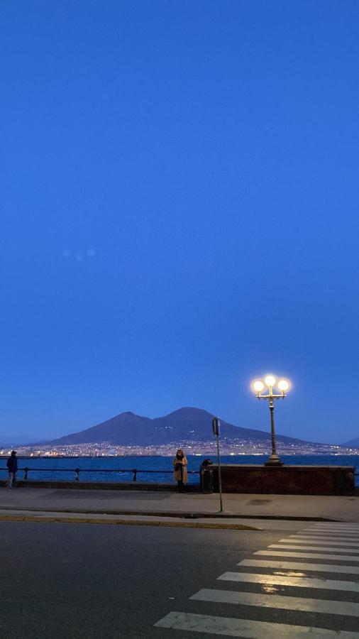 Faleron Santa Lucia Napoli Bagian luar foto